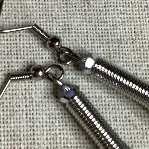 Spring Into Action Earrings. - Picture 3 of 4